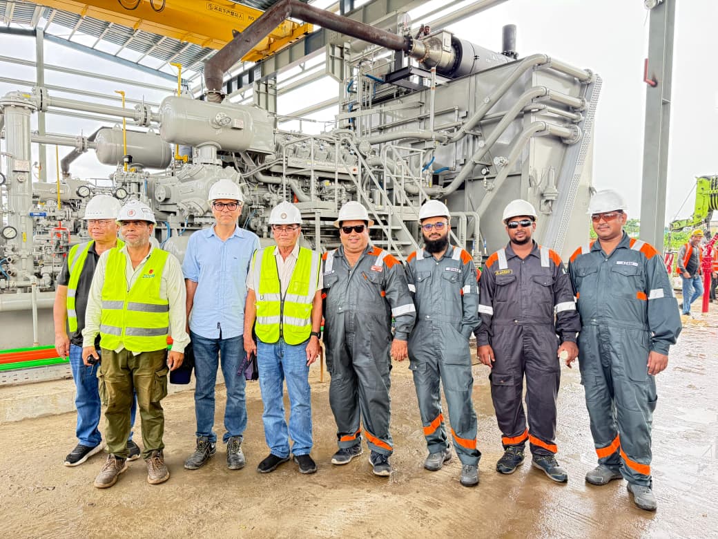 Sample project photo – FW Murphy panel and control instruments for gas compressor package